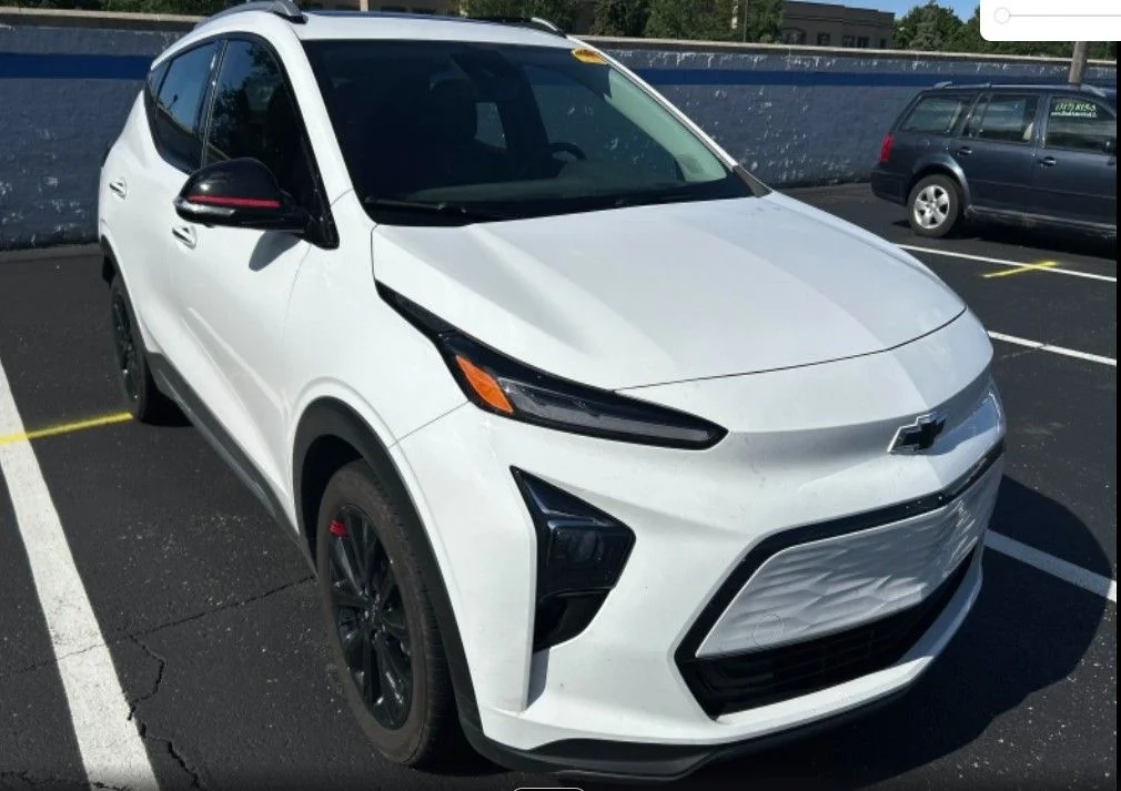 Used 2023 White Chevrolet Premier image 6