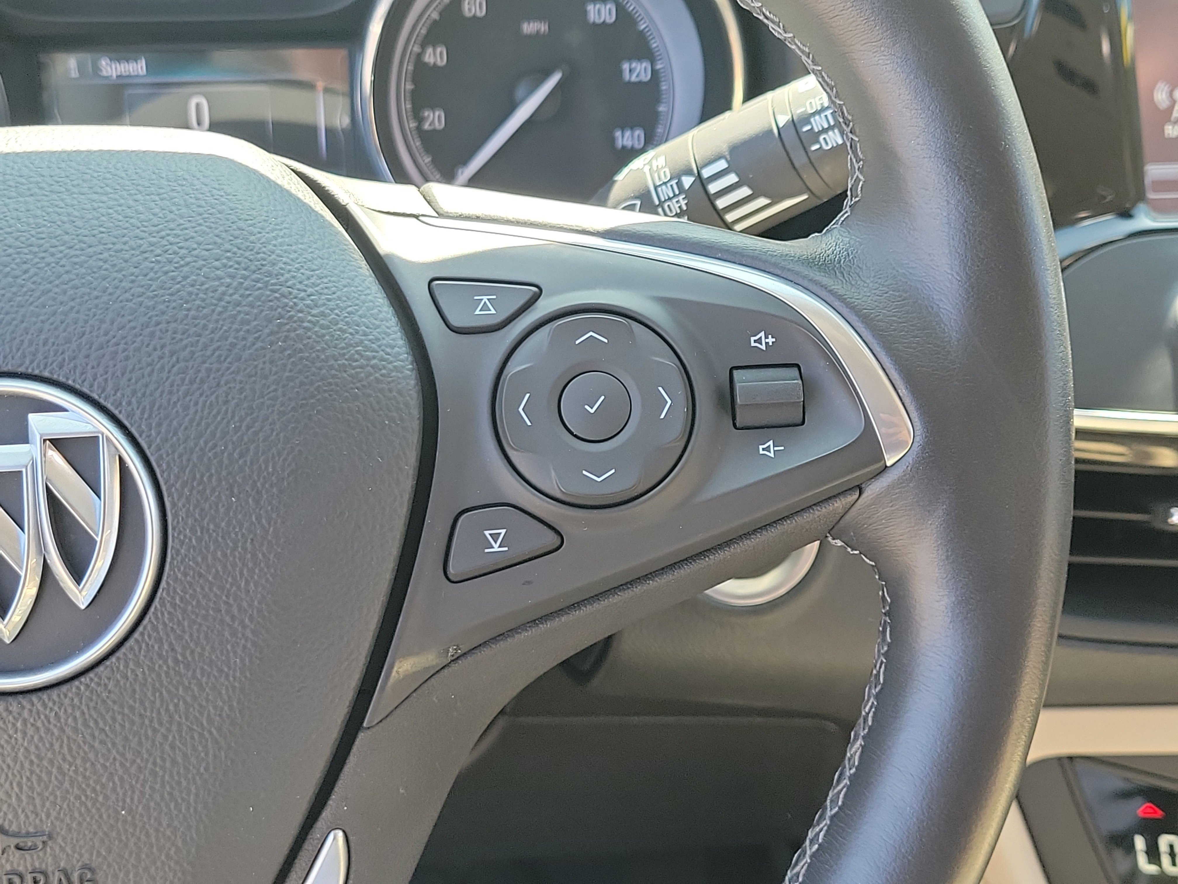 Used 2019 Summit White Buick Essence image 23