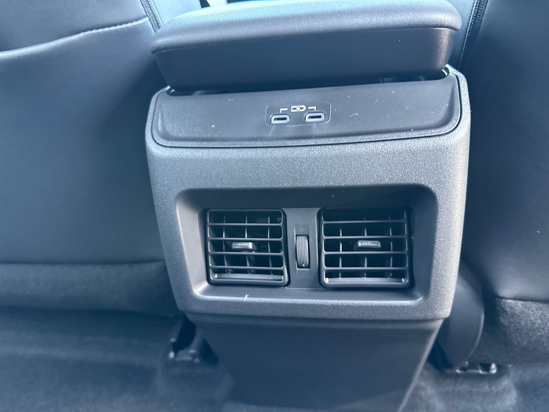 New 2026 Wind Chill Pearl <sup>1</sup> Toyota  SE image 17