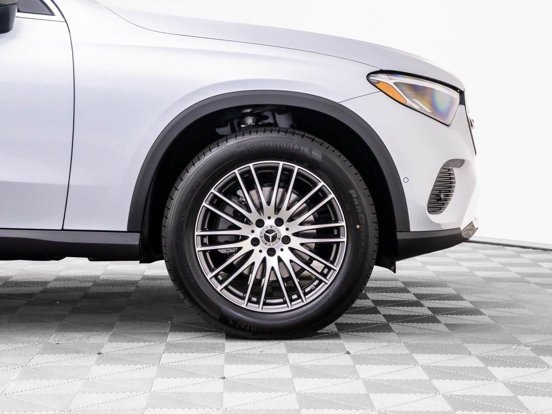 New 2026 Silver Mercedes-Benz GLC 300 image 23