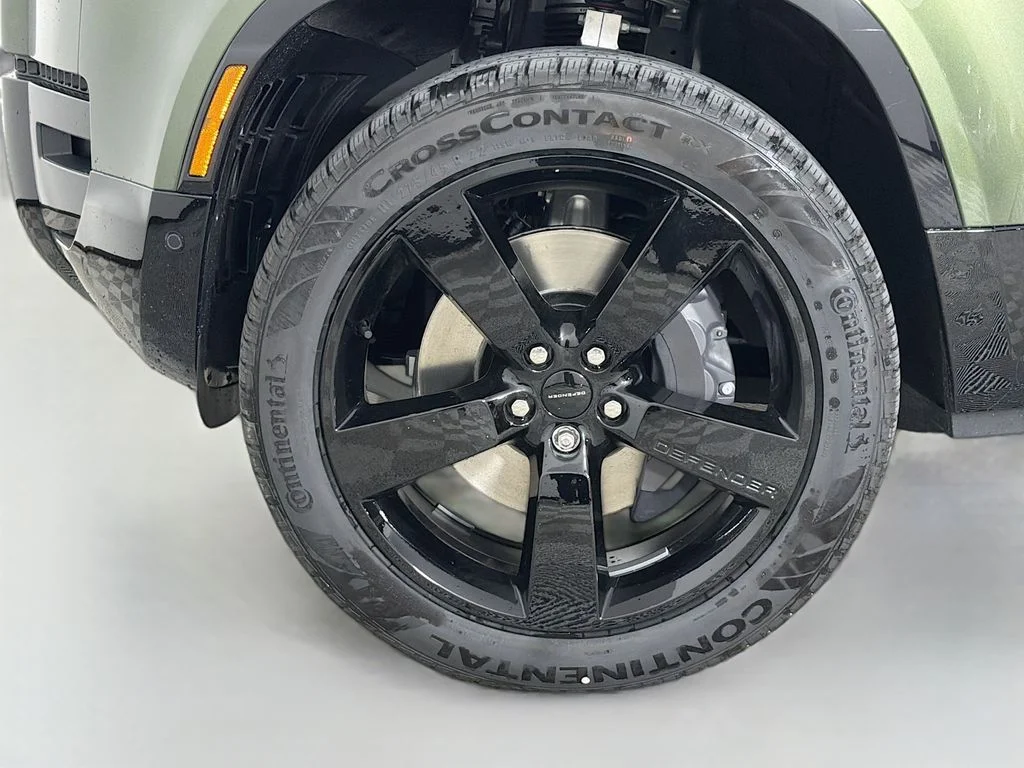 New 2026 Woolstone Green Land Rover X-Dynamic SE image 33
