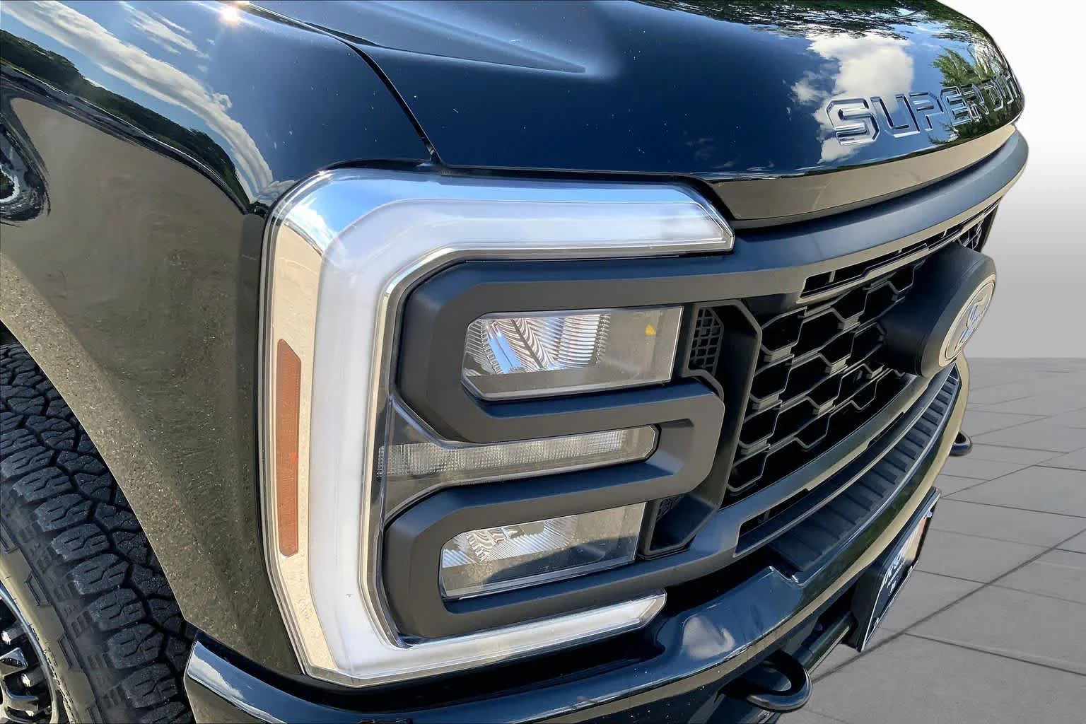 Certified Used 2024 Agate Black Ford LARIAT image 27