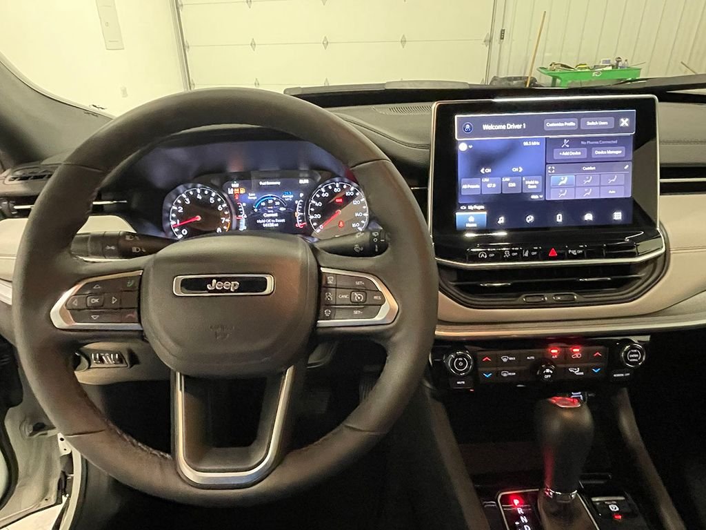 Used 2026 White/off-white Jeep Limited image 34