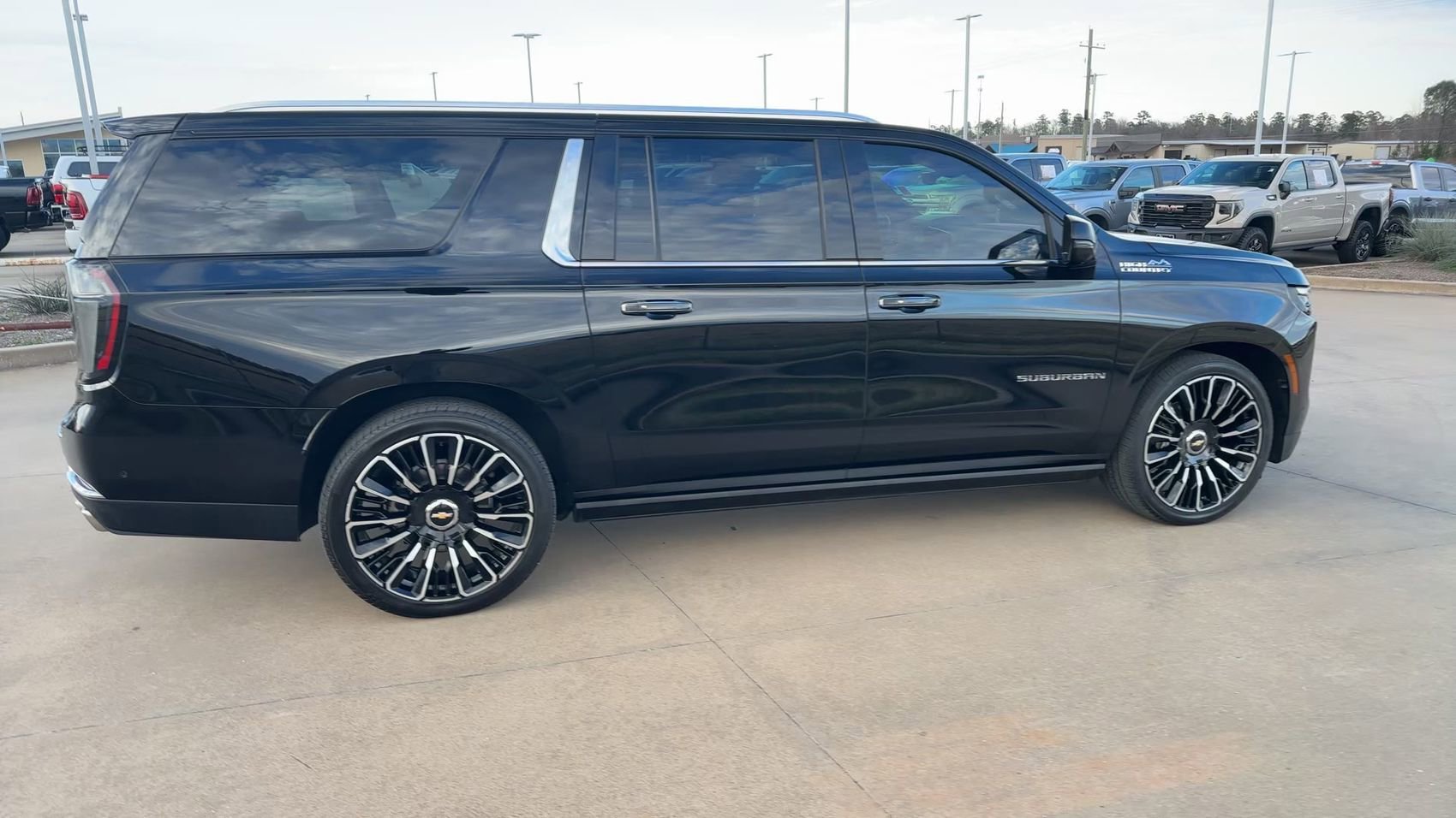 Used 2025 Black Chevrolet High Country image 9