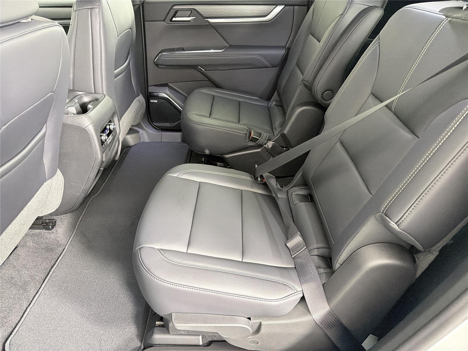 2026 GMC Acadia Elevation - Photo 20