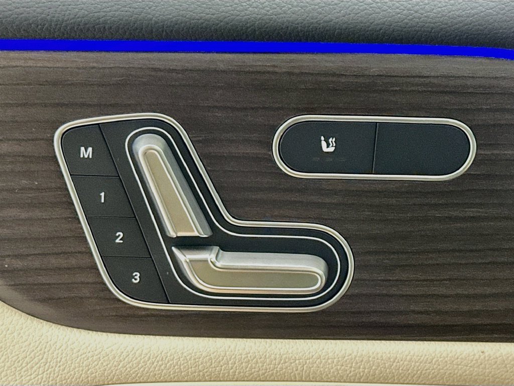 New 2026 Polar White Mercedes-Benz GLB 250 image 20