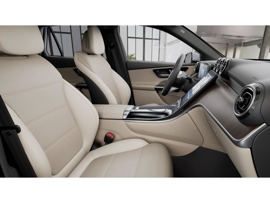New 2026 Polar White Mercedes-Benz GLC 350 image 4