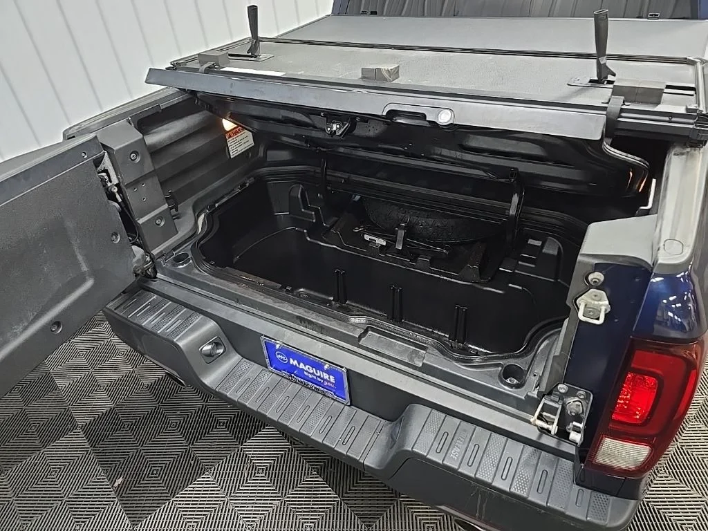 Used 2023  Honda RTL image 14