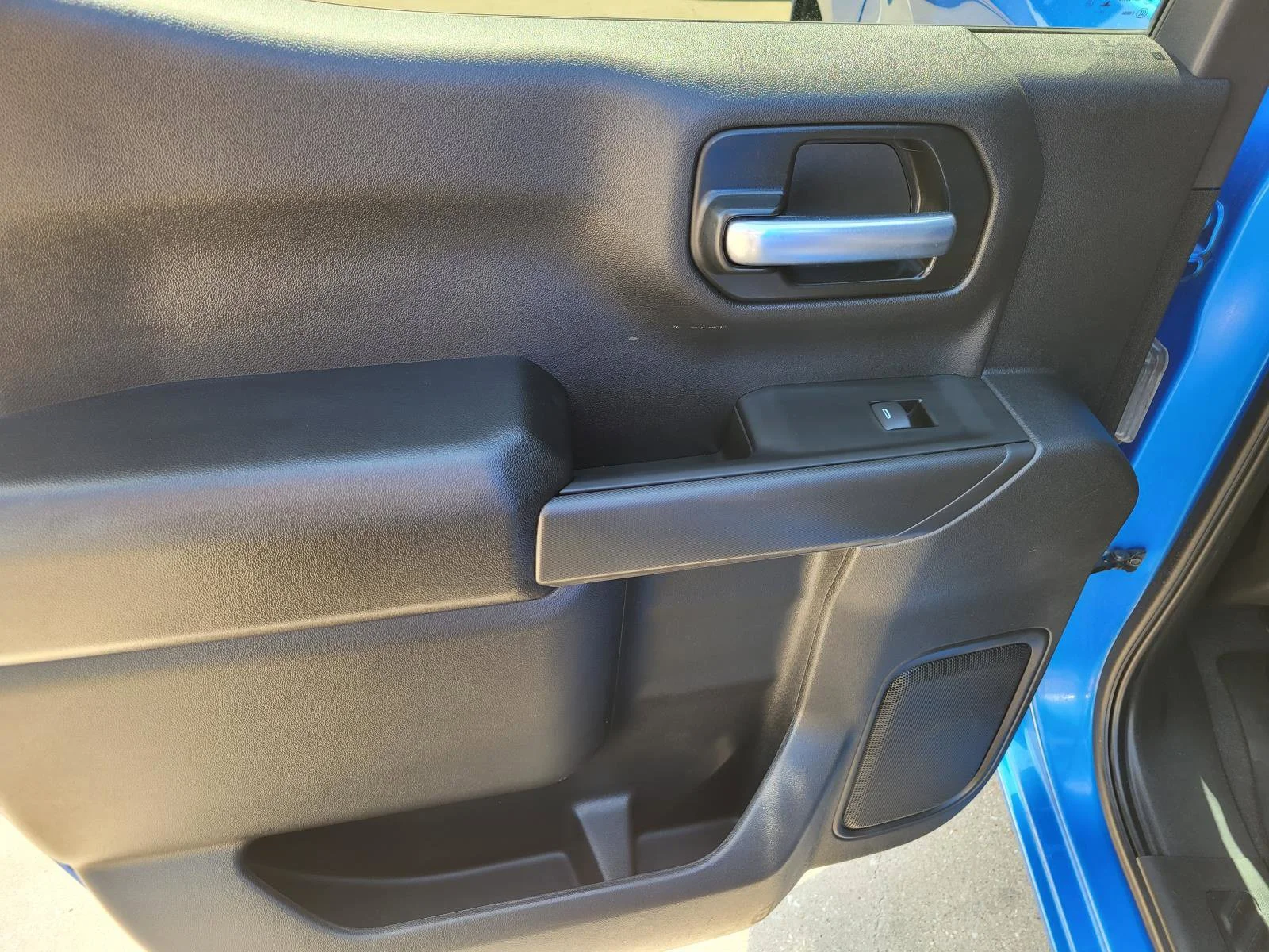Used 2025 Riptide Blue Metallic Chevrolet Custom image 14