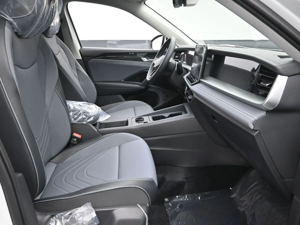 New 2026 White/off-white Volkswagen 2.0T SE image 7