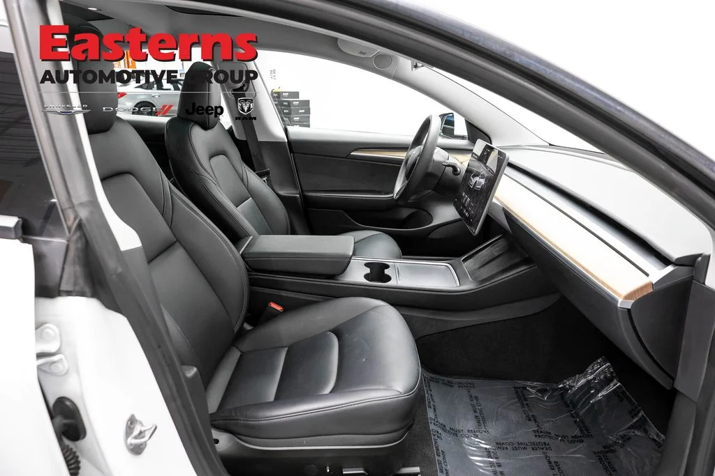 Used 2023 White Tesla Base image 21