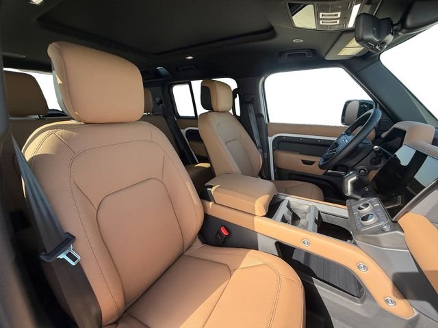 New 2026 Fuji White Land Rover X-Dynamic SE image 16