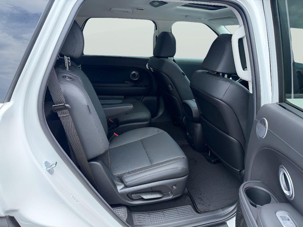 New 2026 Creamy White Pearl Hyundai Blue SEL Premium 7P image 17