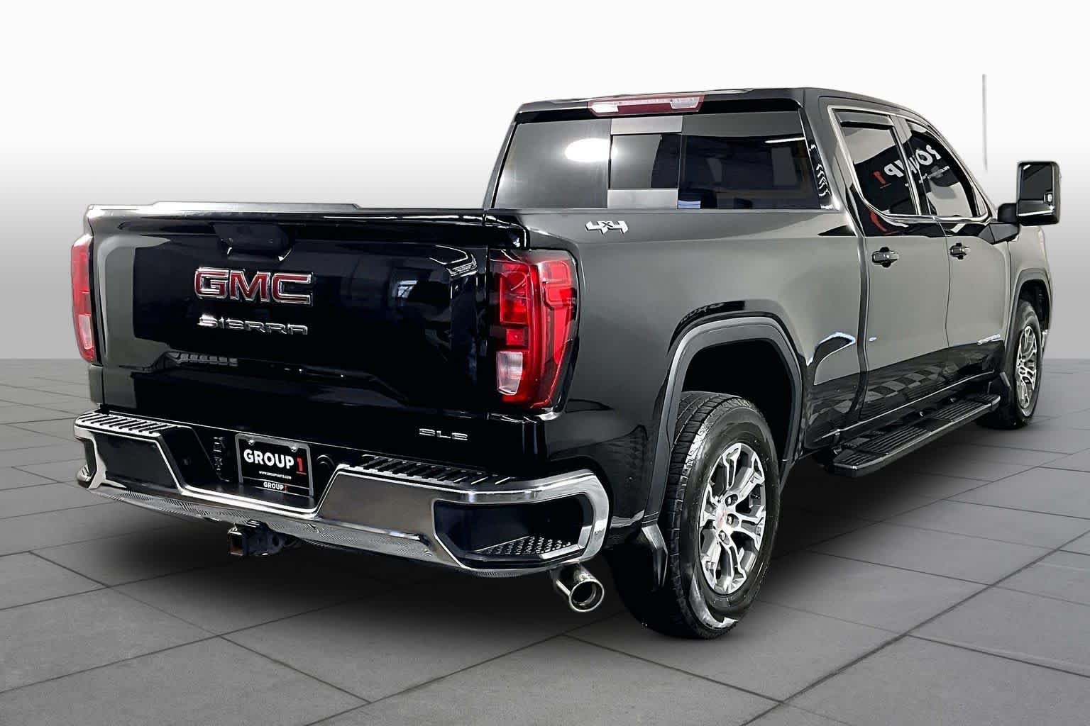 Used 2020 Onyx Black GMC SLE image 13