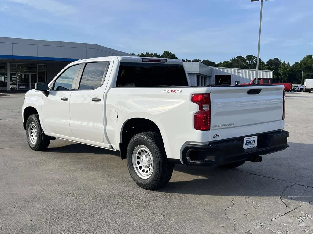 New 2026 Summit White Chevrolet WT image 3