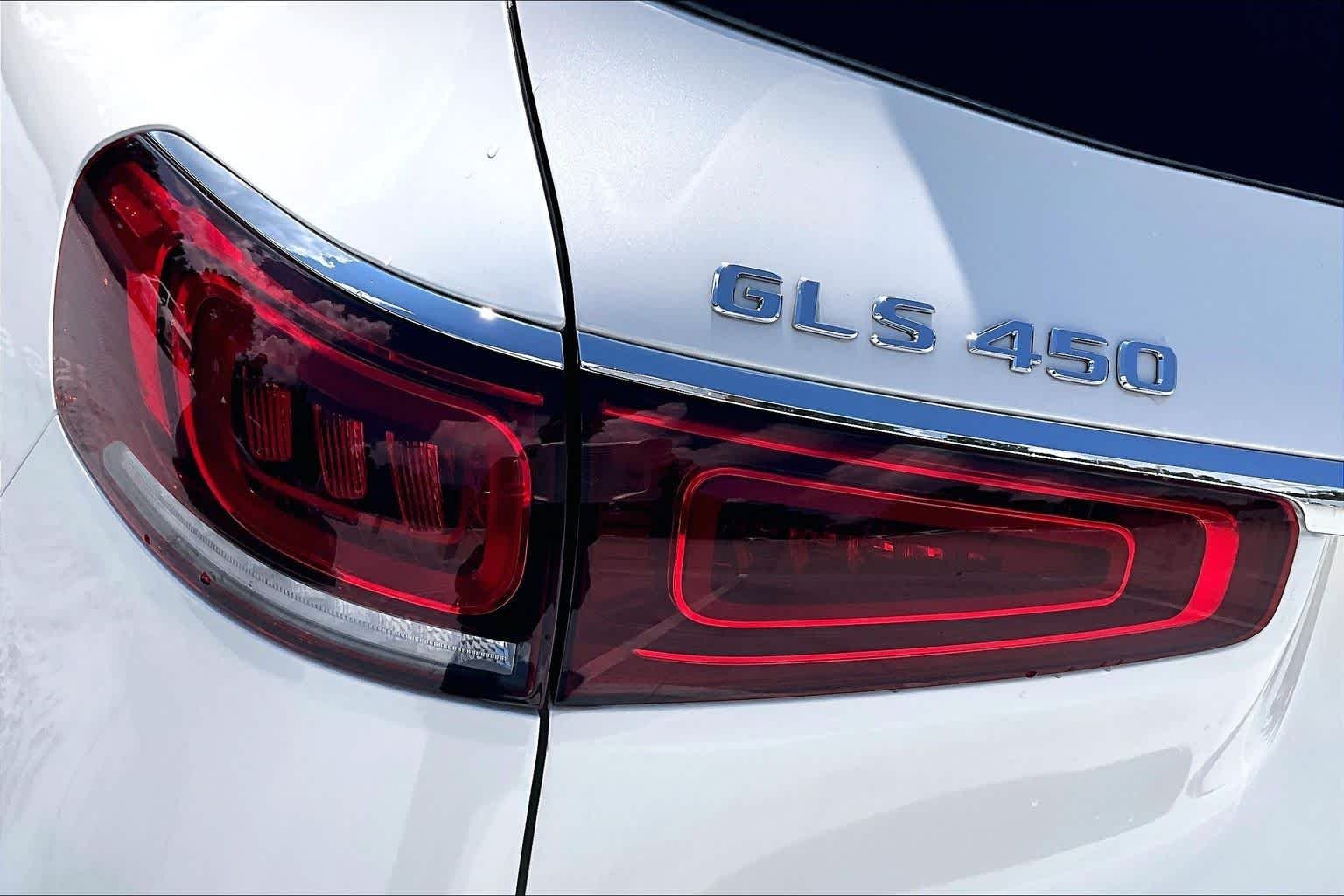 Used 2021 designo Diamond White Bright Mercedes-Benz GLS 450 image 29