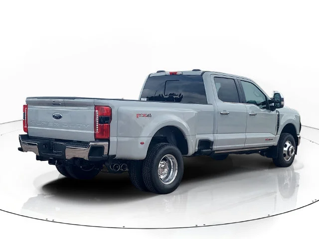 New 2026 Avalanche Ford Lariat image 5