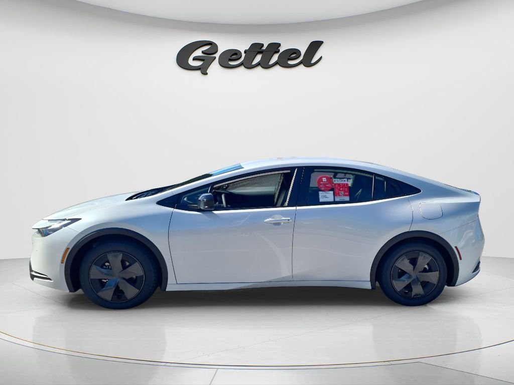 New 2027 Wind Chill Pearl <sup>1</sup> Toyota  LE image 8