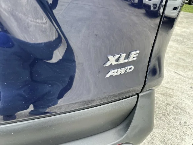 2025 Toyota RAV4 XLE - Photo 25