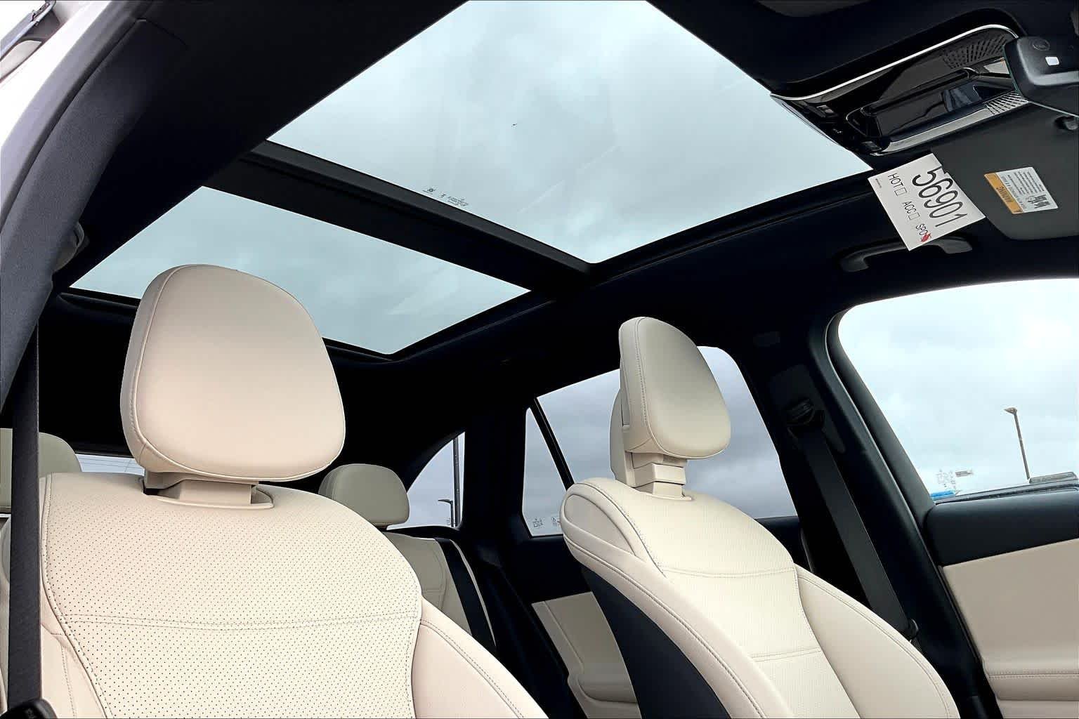 New 2026 Polar White Mercedes-Benz GLC 300 image 21
