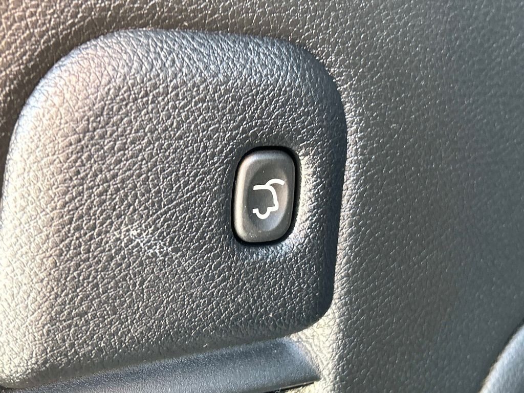 Used 2021 Black Jeep Laredo X image 12