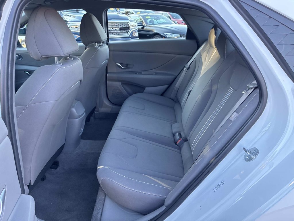 Used 2024 White Hyundai SEL image 13