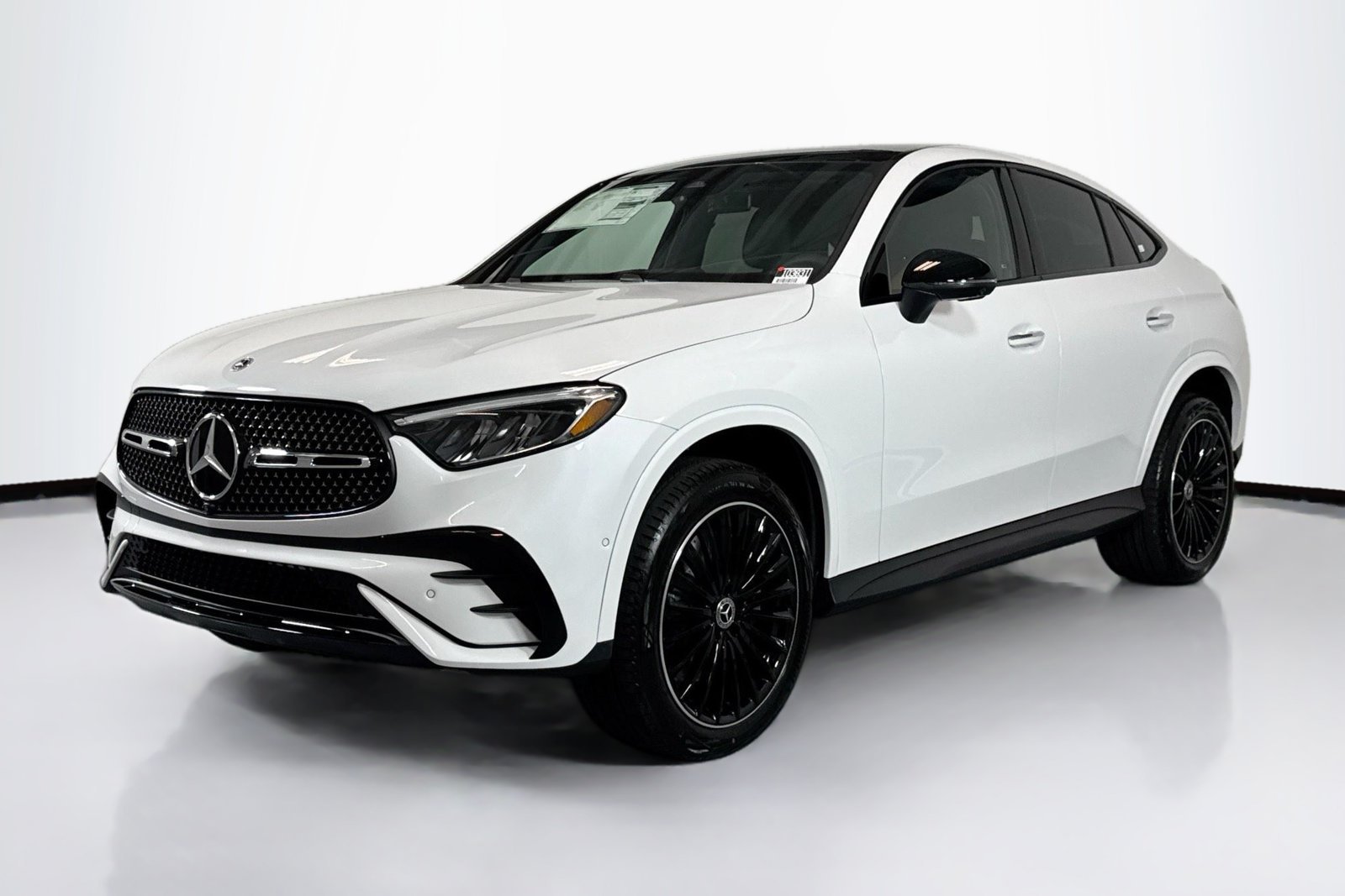 New 2026 Manufaktur Moonlight White Metallic Mercedes-Benz GLC 300 image 1