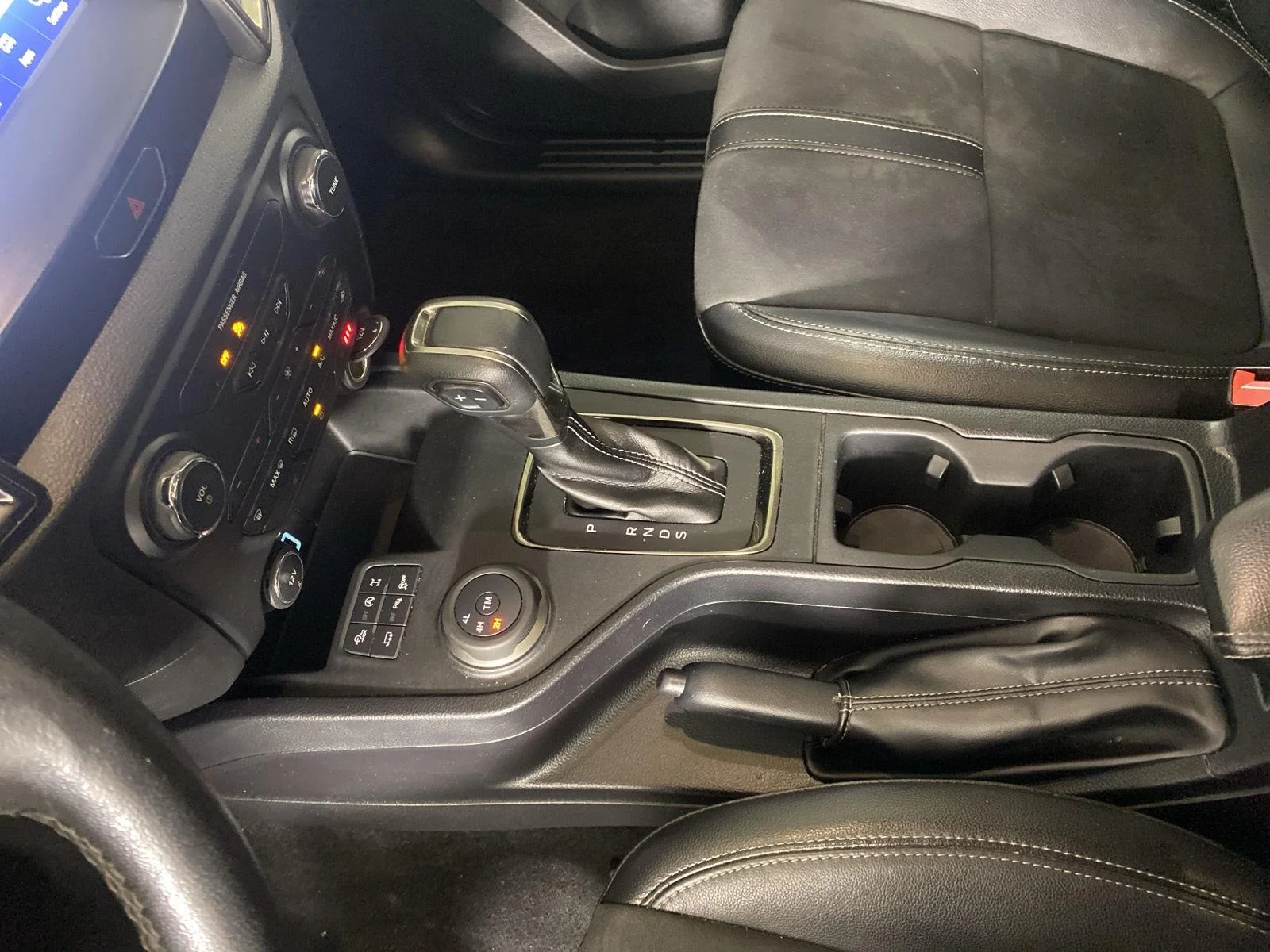 Used 2021 Shadow Black Ford LARIAT image 26