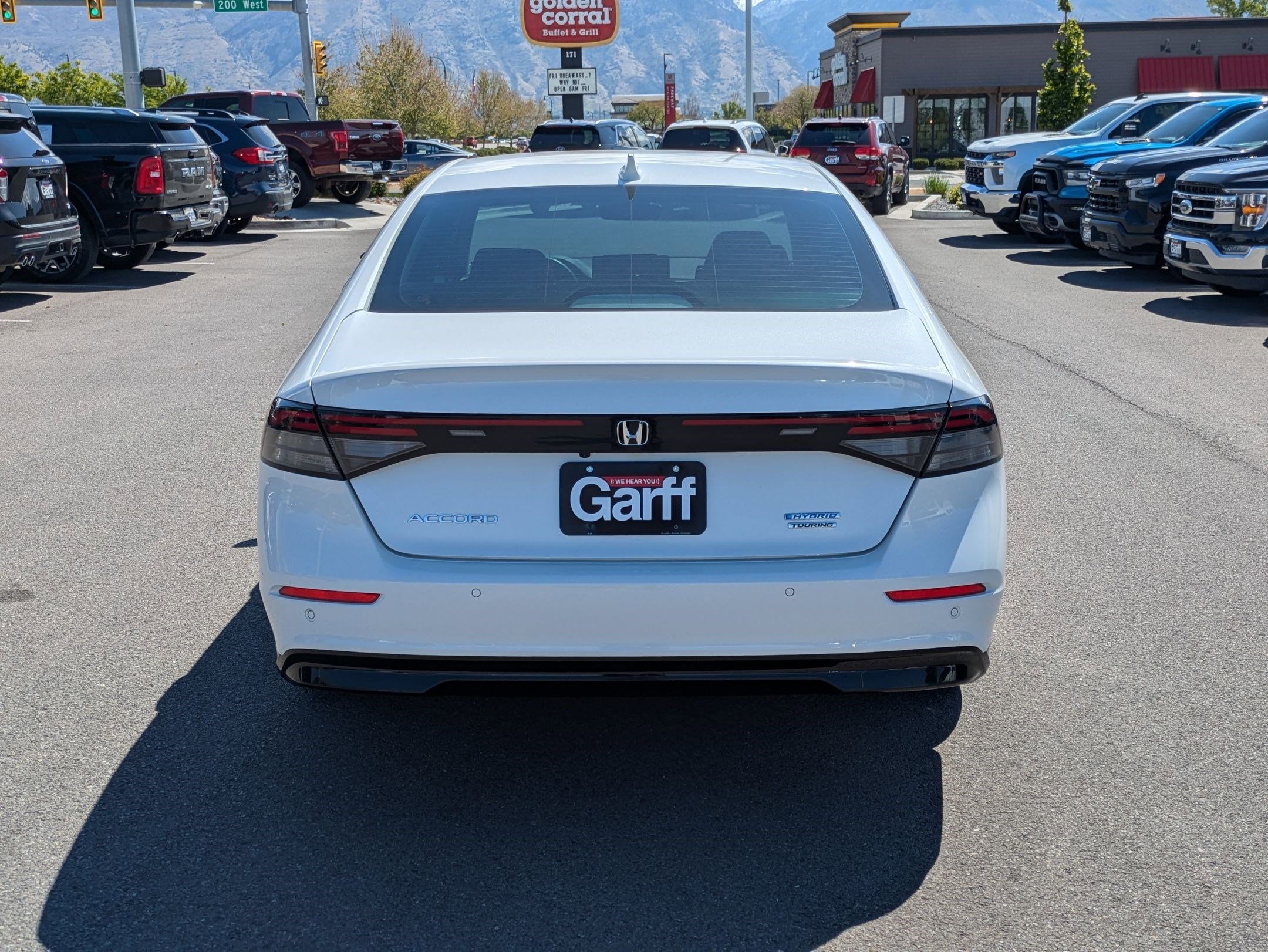 Used 2023 White Honda Touring image 4