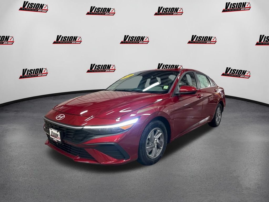 2024 Hyundai Elantra SE