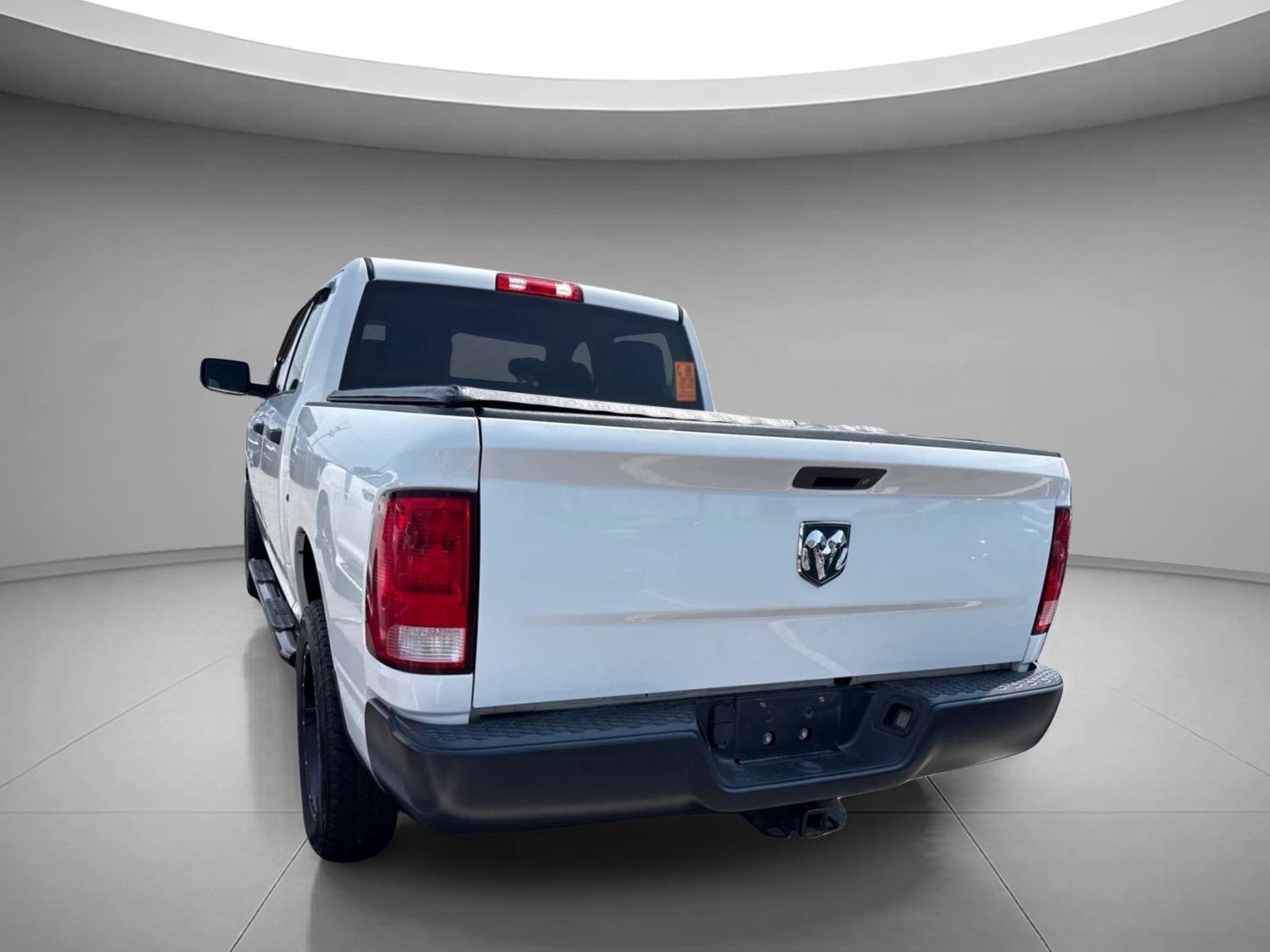 Used 2016 Bright White Clearcoat Ram Tradesman image 10