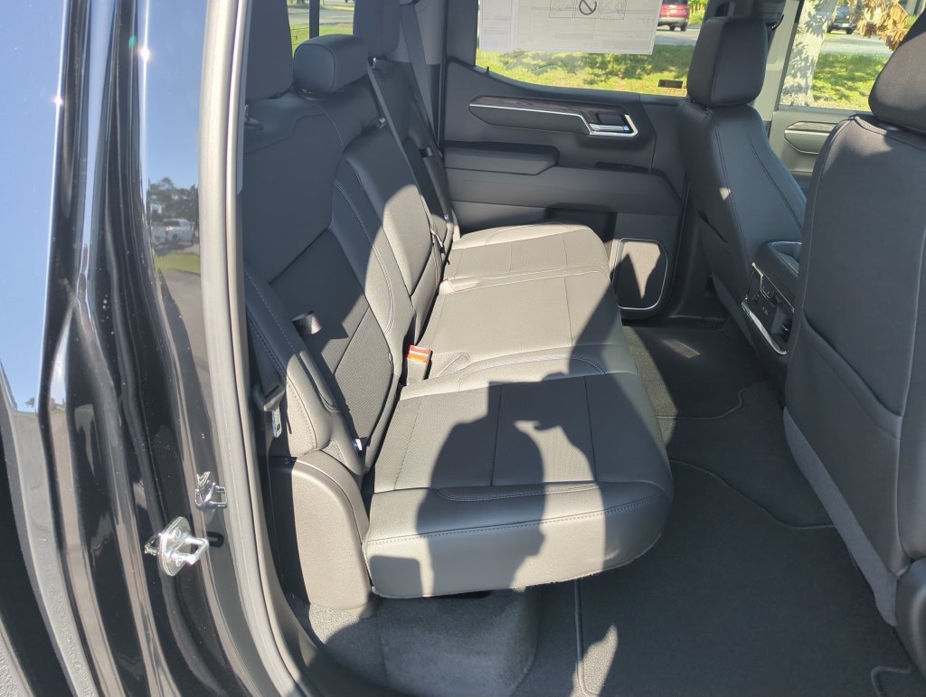 New 2026 Onyx Black GMC SLT image 31