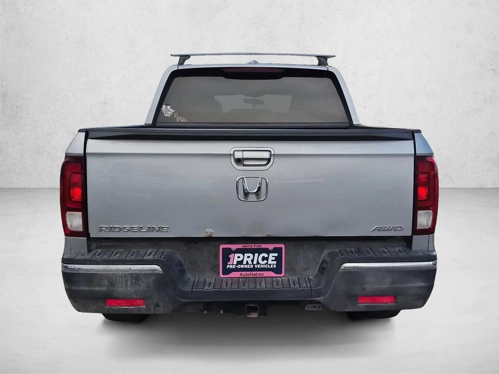 Used 2017 Lunar Silver Metallic Honda RTL image 6