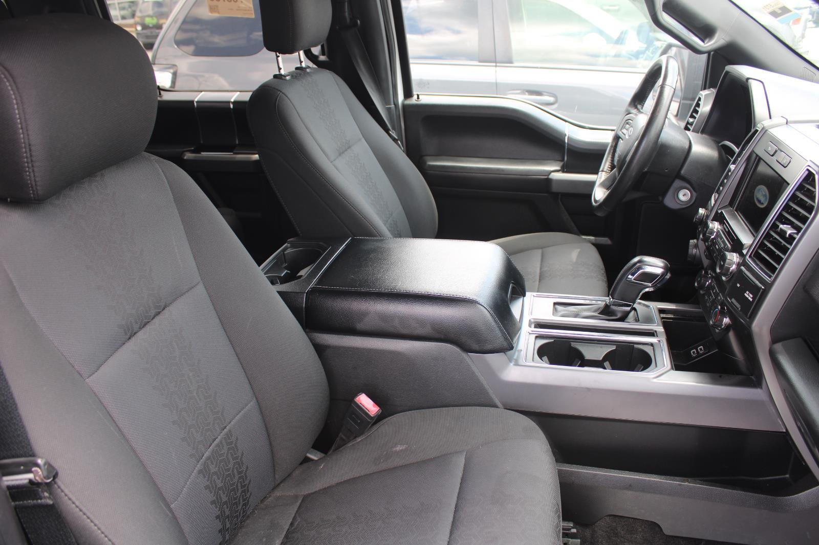Used 2018 Oxford White Ford XLT image 4