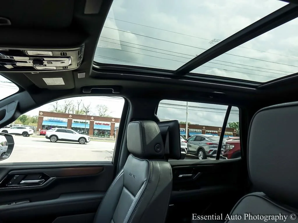 2026 GMC Yukon Denali - Photo 12