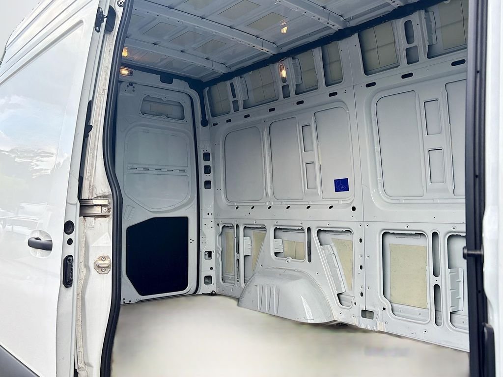 Used 2024 White Mercedes-Benz Cargo 144 WB image 19