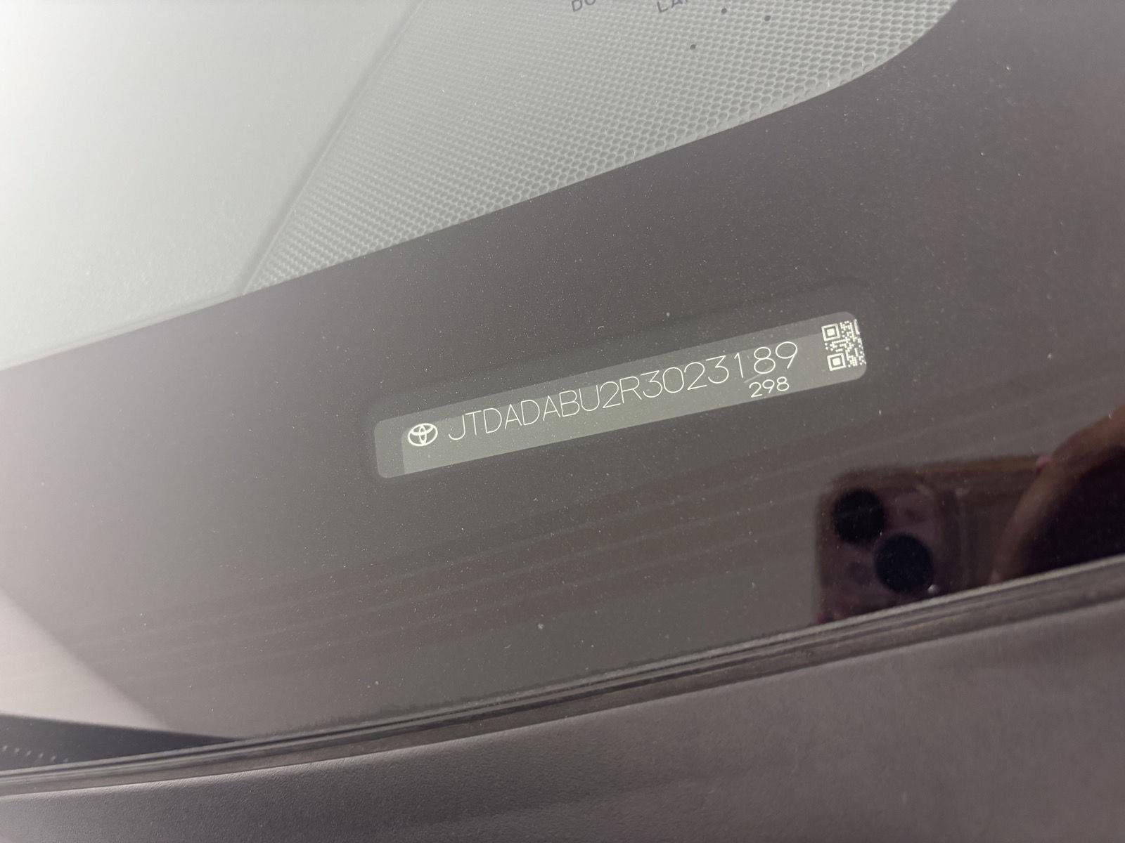 Used 2024 Wind Chill Pearl Toyota XLE image 26