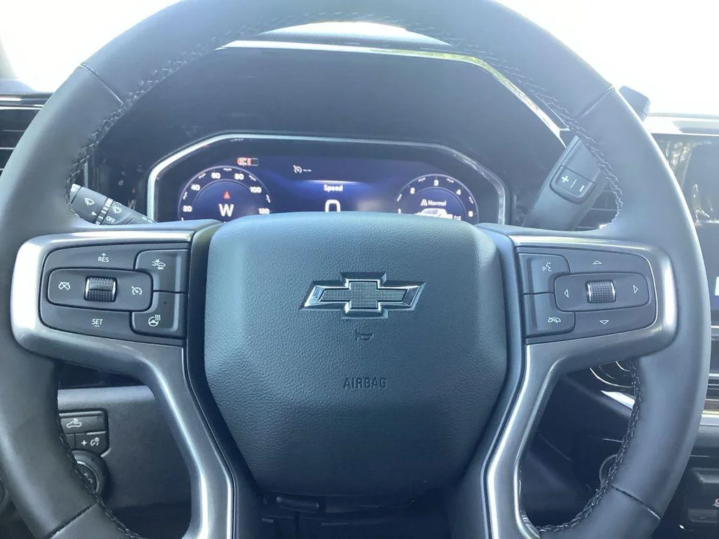 New 2026 Summit White Chevrolet RST image 11