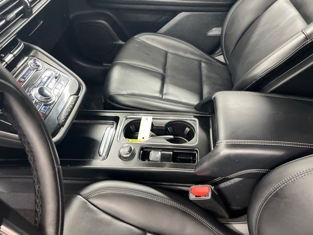 Used 2022 White Lincoln Standard image 15