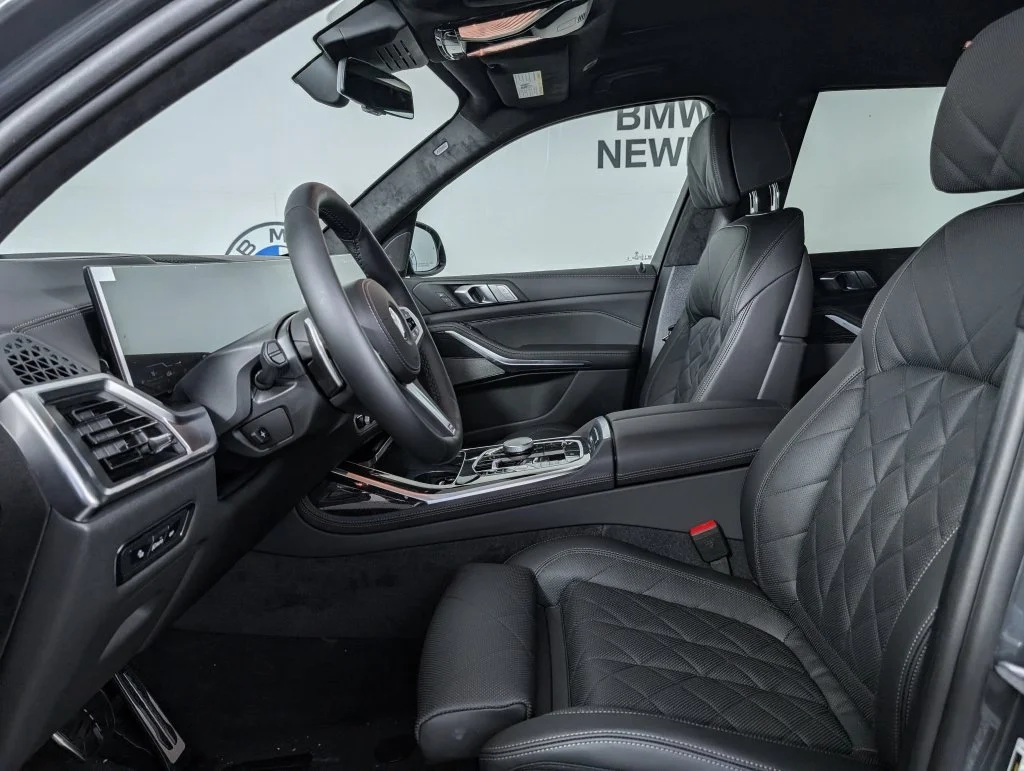 New 2027 Gray BMW xDrive40i image 2