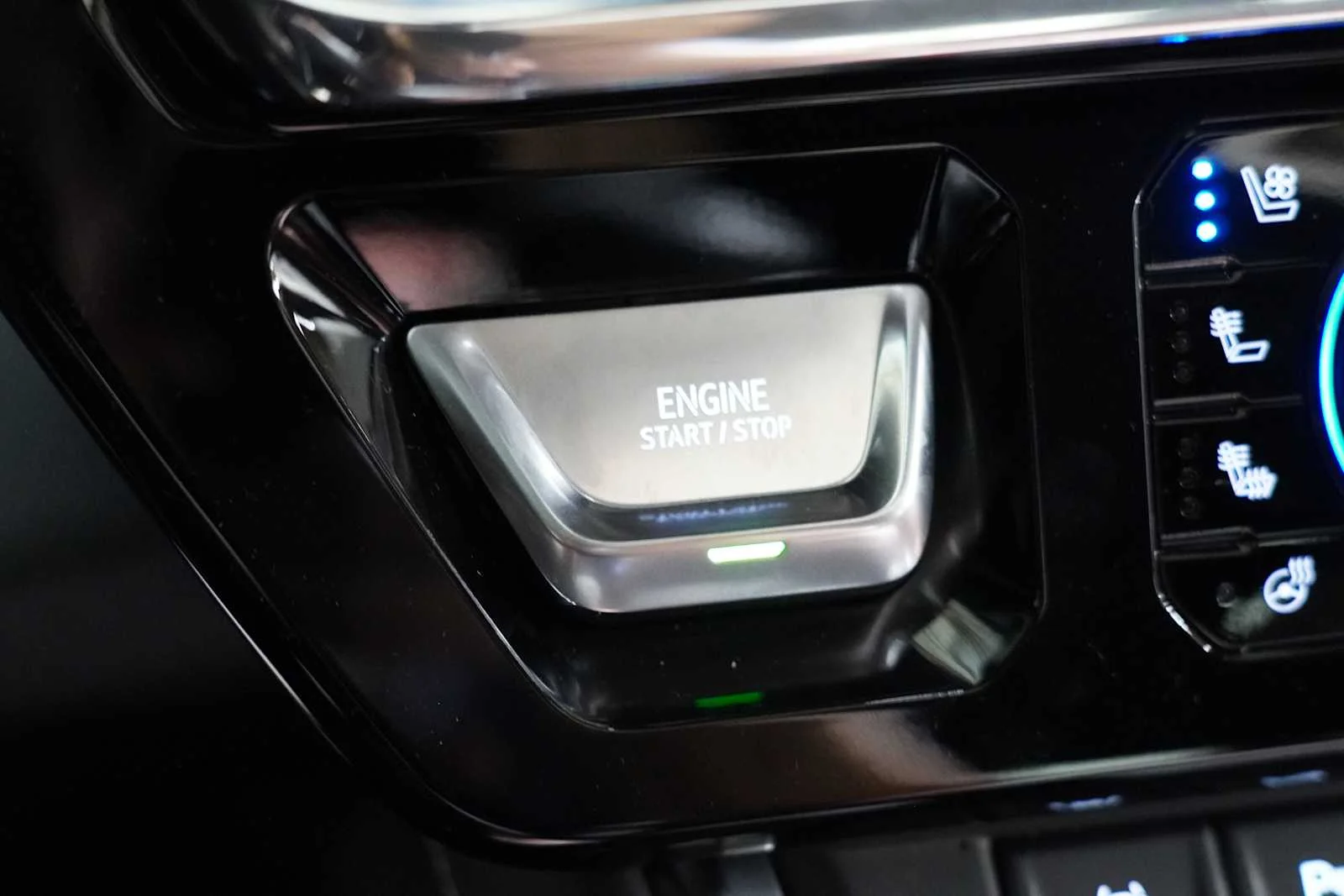 Used 2024 Downpour Metallic GMC Denali Ultimate image 19