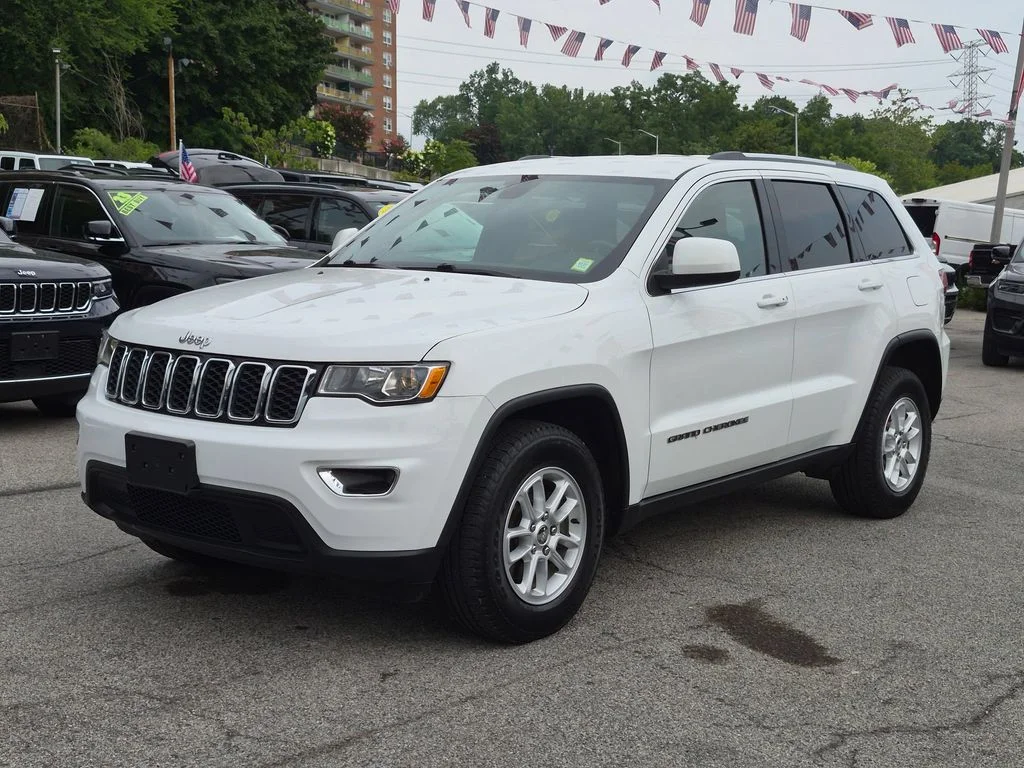 Used 2020 White Jeep Laredo E image 2