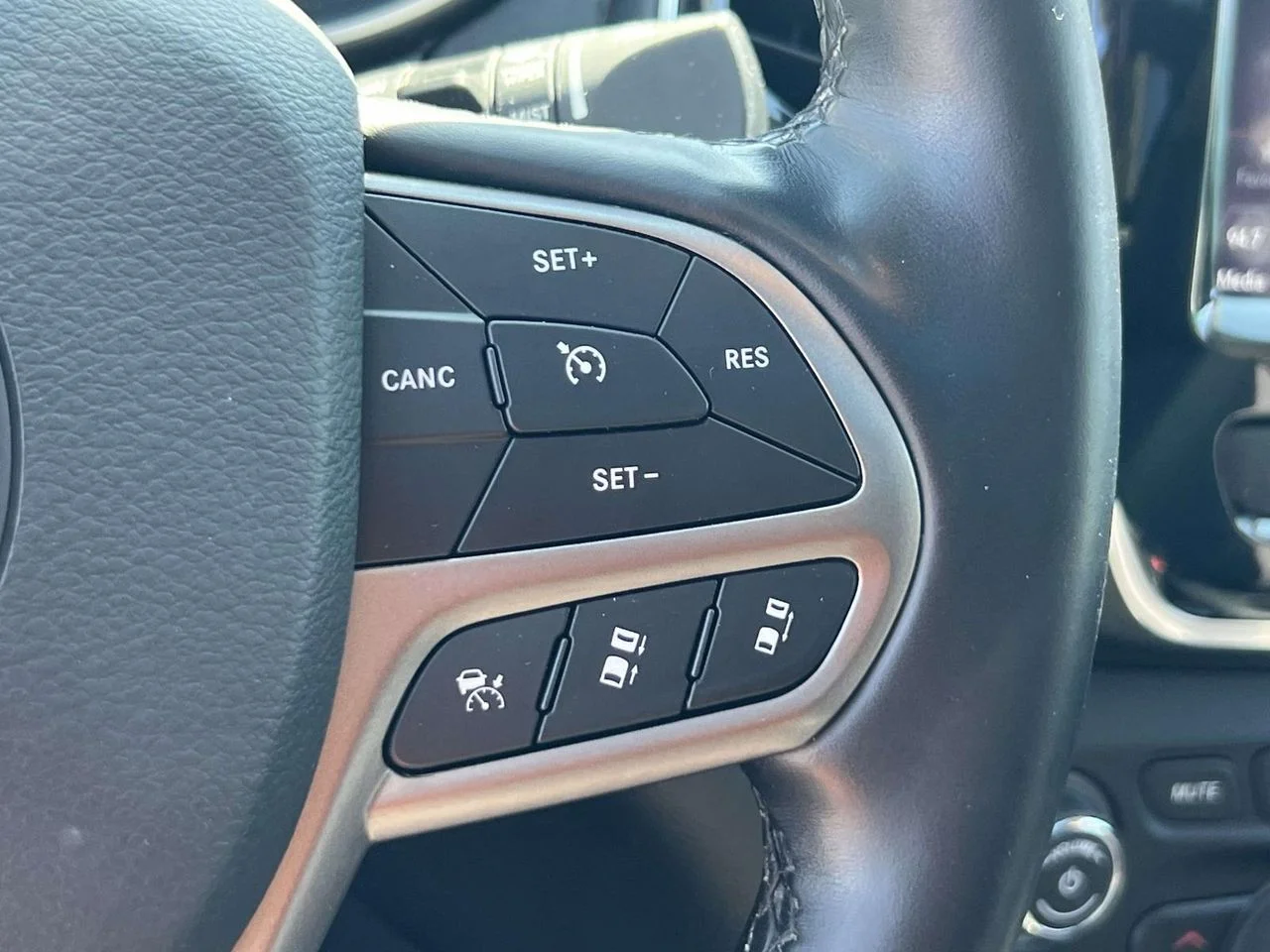 Used 2021 Bright White Clearcoat Jeep Limited 4x4 image 34