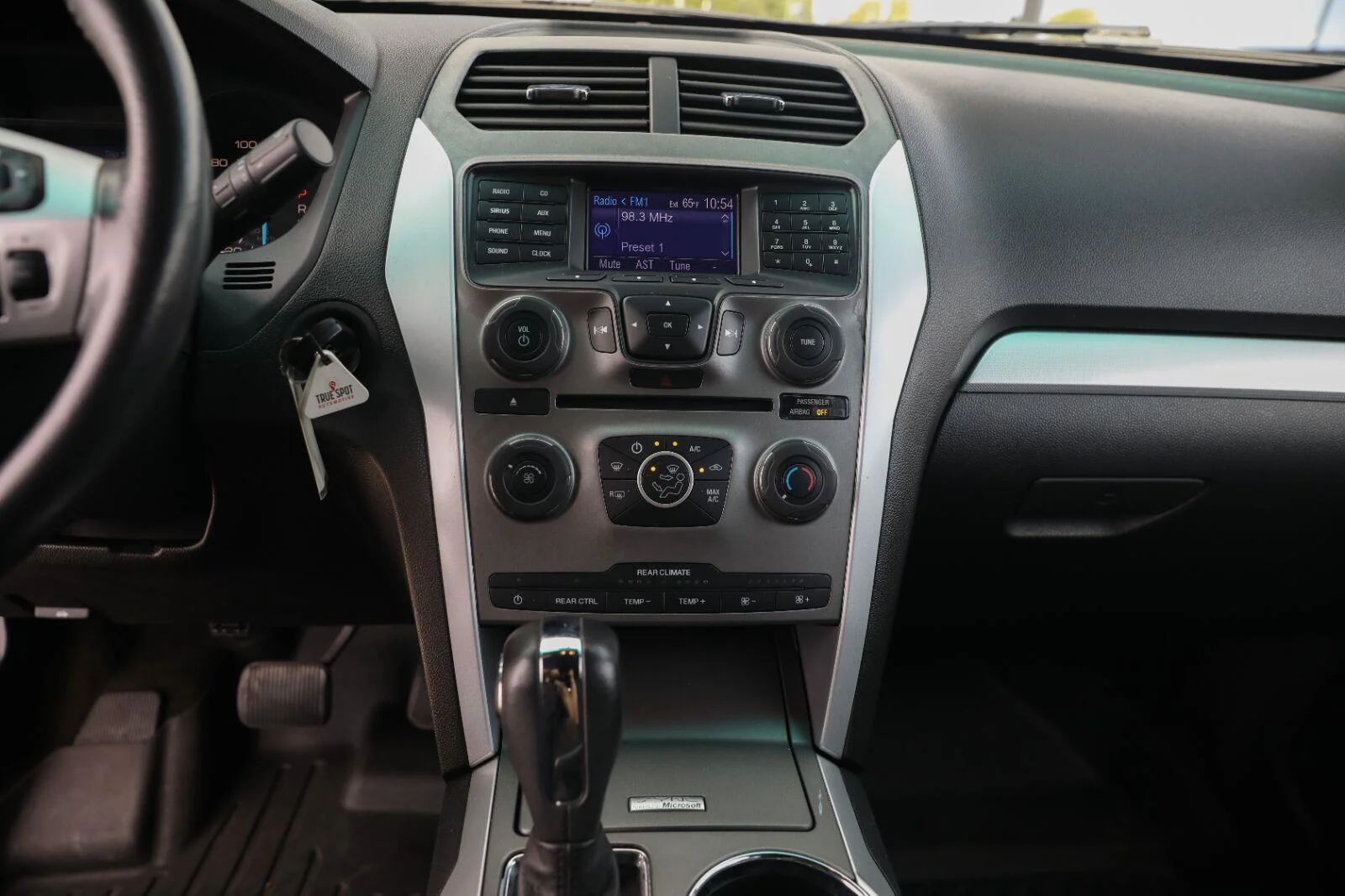 Used 2013 White Platinum Metallic Tri-Coat Ford XLT image 42