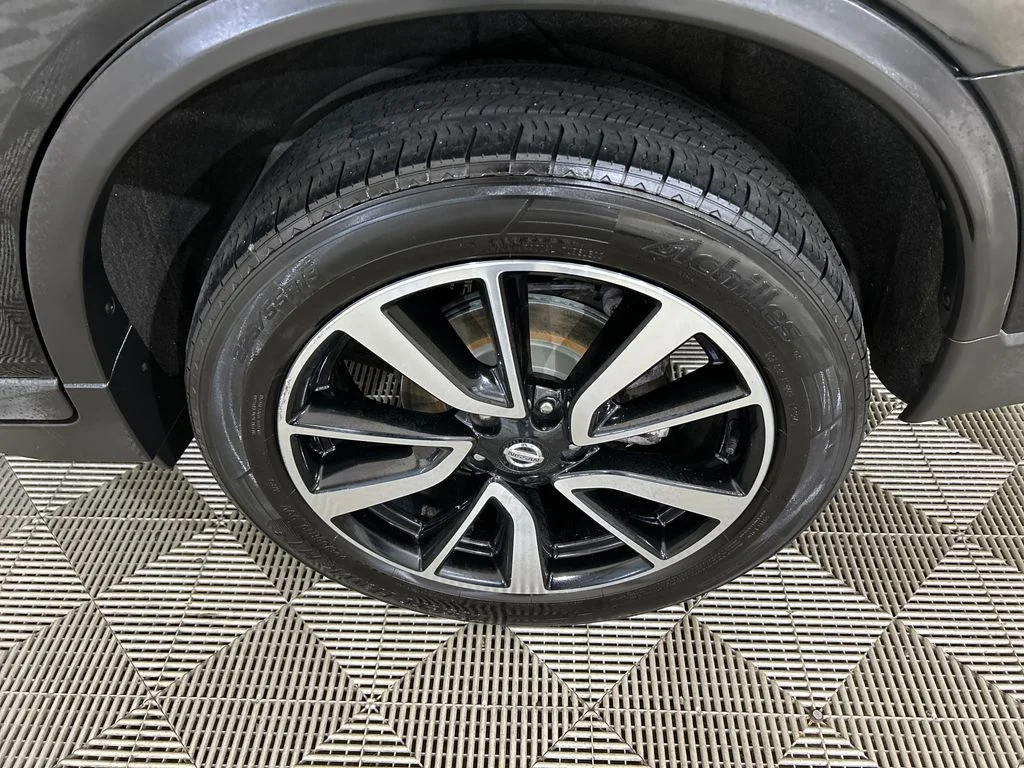 Used 2019 Black Nissan SL image 10