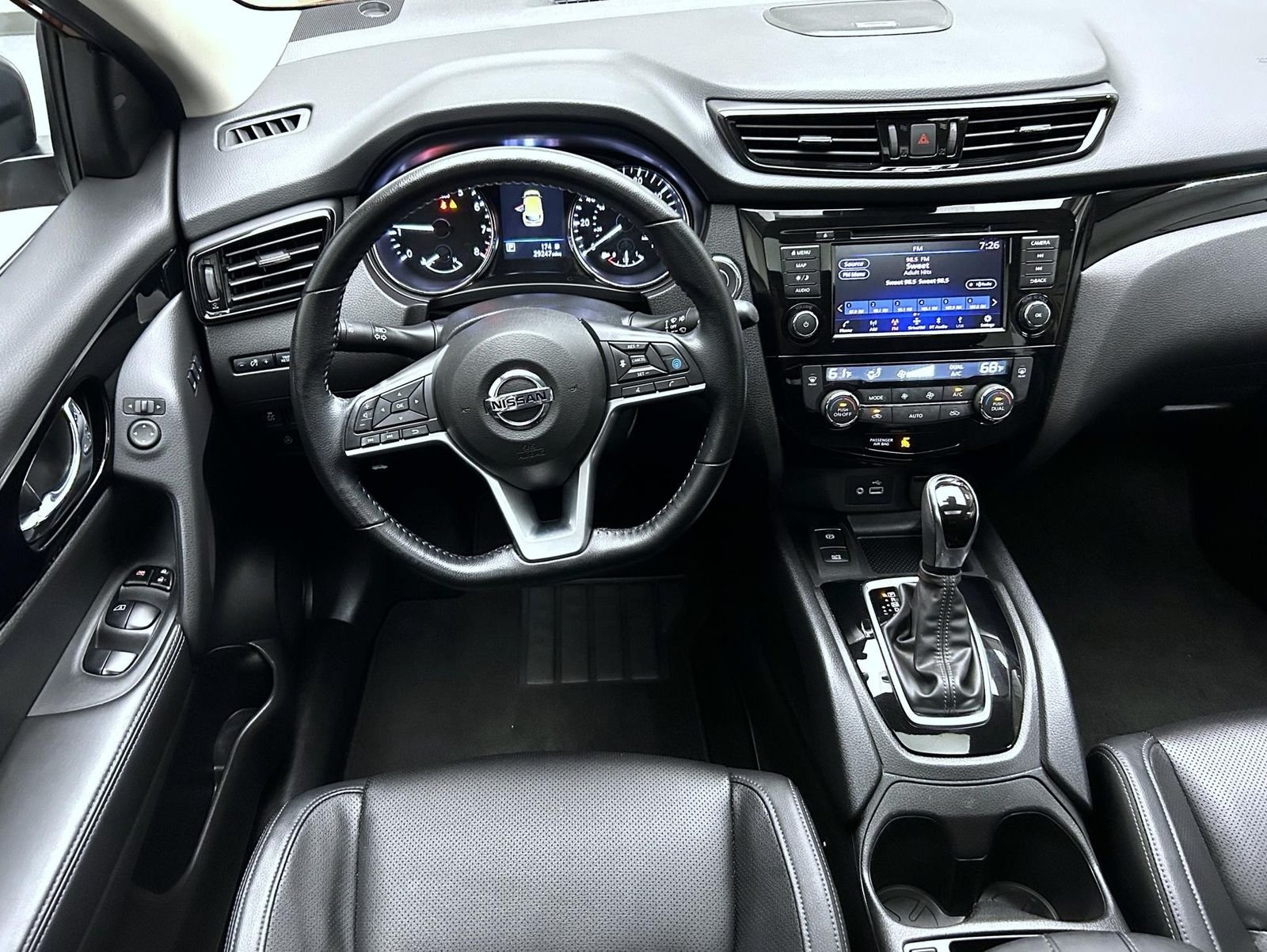 Used 2022 Orange Nissan SL image 14