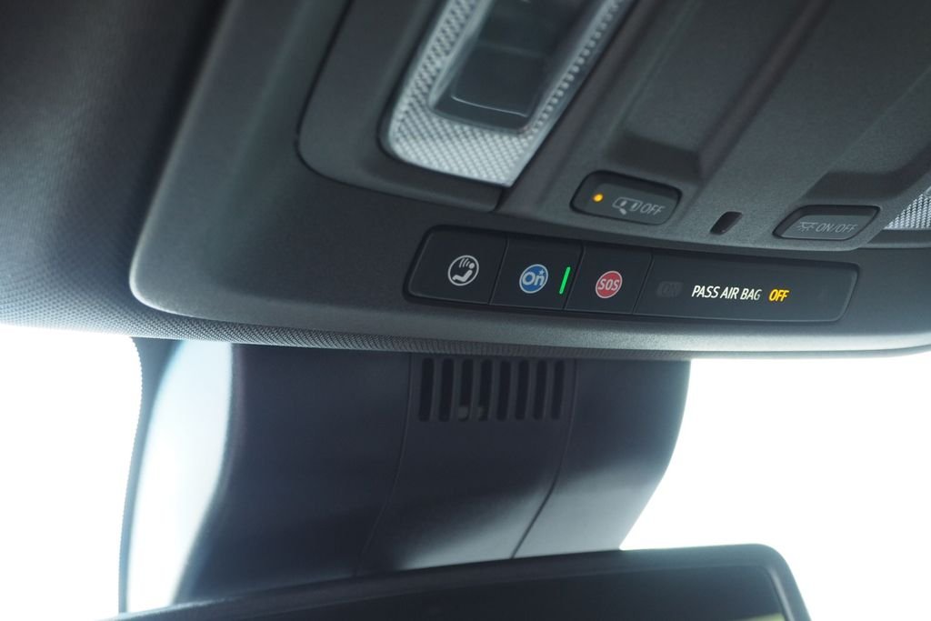 Used 2025 Black GMC SLT image 27