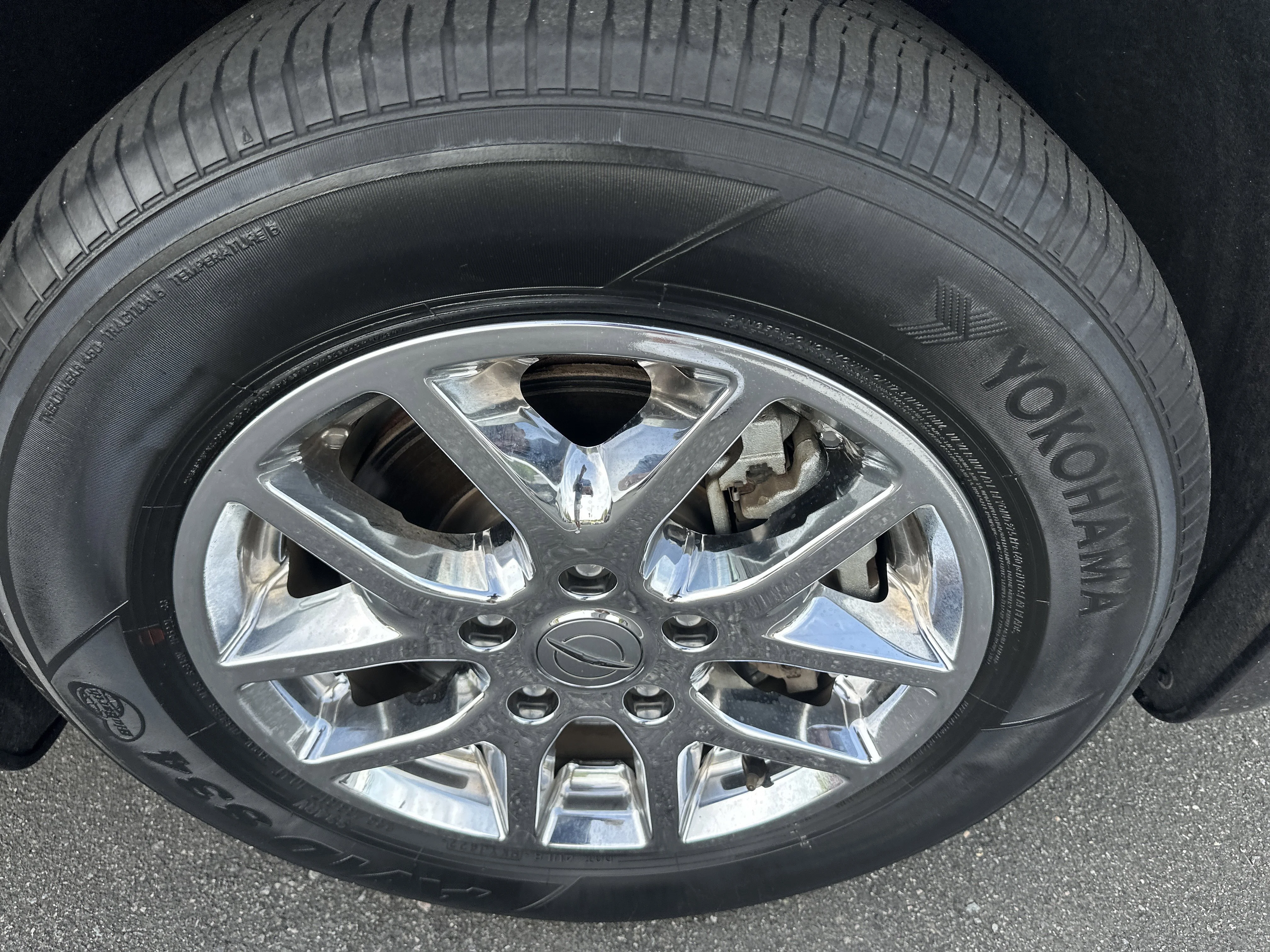 Used 2023 Granite Crystal Metallic Clearcoat Chrysler Touring L image 35