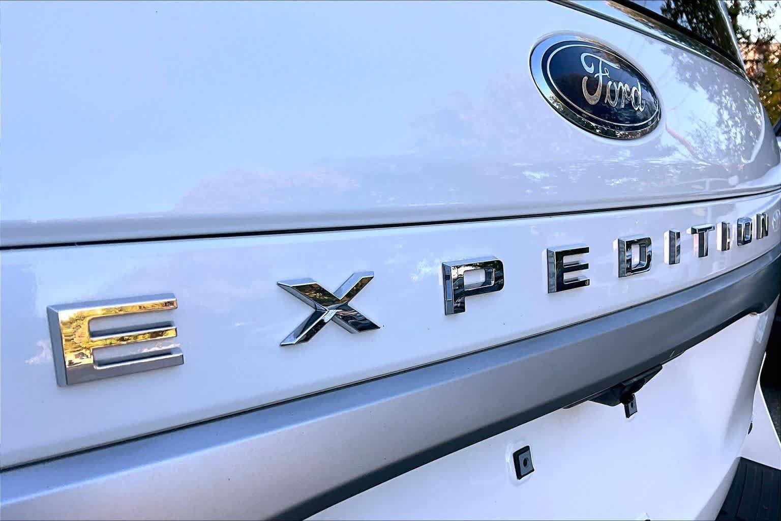 Used 2024 Star White Metallic Tri-Coat Ford XLT image 10