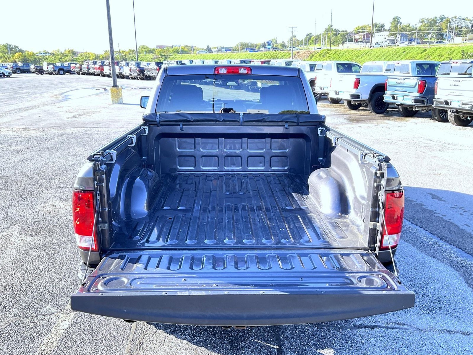 Used 2015 Gray Ram Express image 22